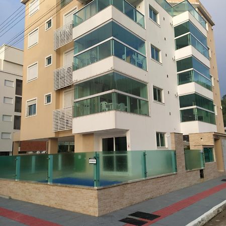 Apto Em Palmas - A 80 Metros Do Mar Governador Celso Ramos Exterior photo