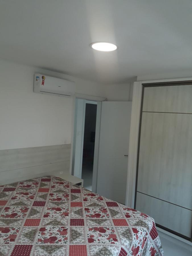 Apto Em Palmas - A 80 Metros Do Mar Governador Celso Ramos Exterior photo