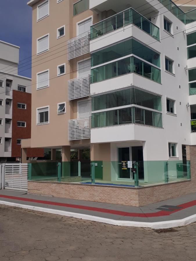 Apto Em Palmas - A 80 Metros Do Mar Governador Celso Ramos Exterior photo